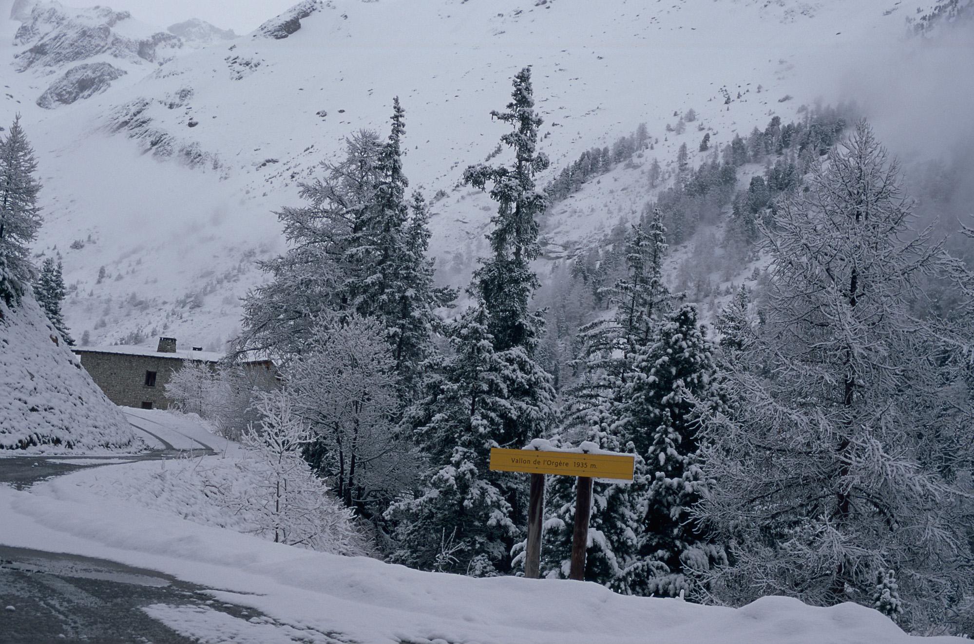 L'entrée dans le vallon de l'Orgère en hiver